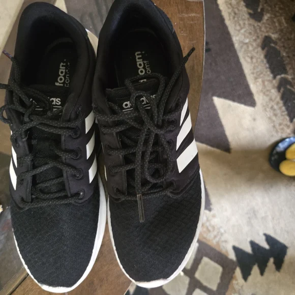 Adidas tennis women shoes 7.5 excellent shape- Used couple times - Picture 2 of 5